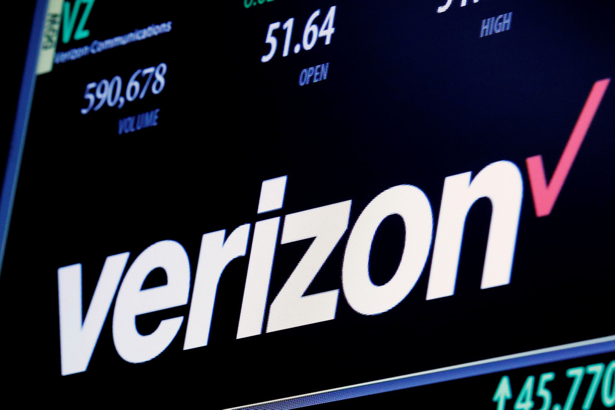 Verizon (VZ) Wins Yahoo’s Core Assets For $4.83B