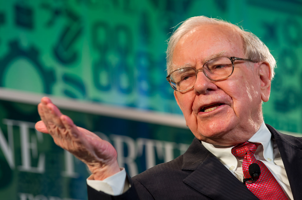 This is What Warren Buffet Advises When the Market is Down