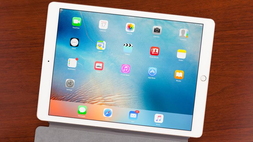 Apple Introduces New iPad at $299 For Students