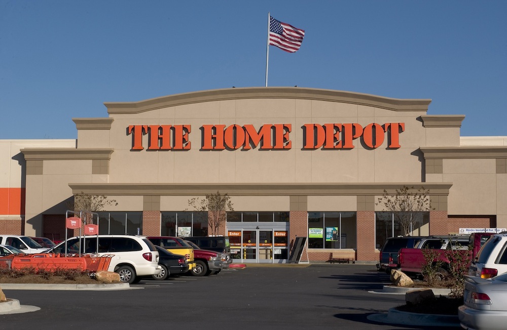 Home Depot Falls After Missing Analysts’ Expectations on the Top Line
