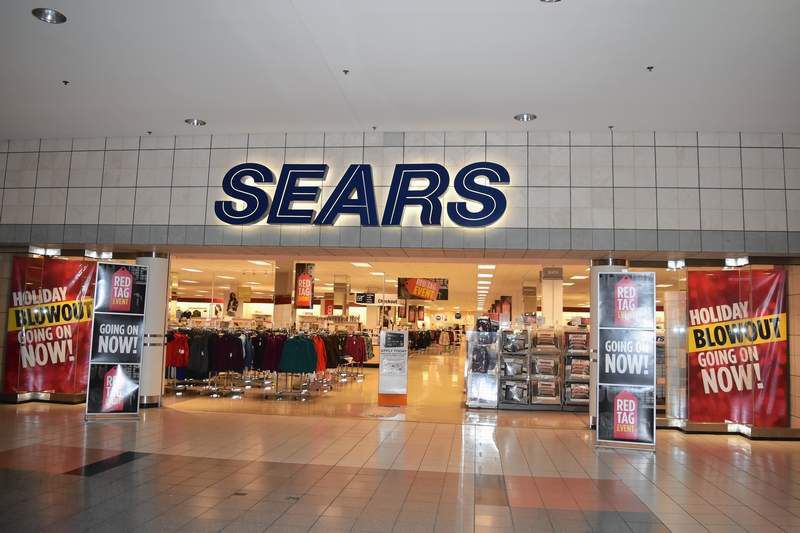 Sears CEO Leaves the Company as it Declares Bankruptcy