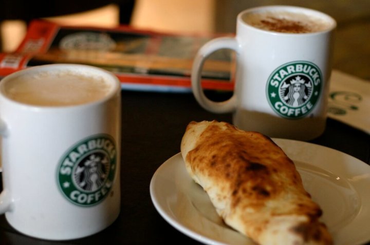 Starbucks Tops Expectations in Q4 Revenue