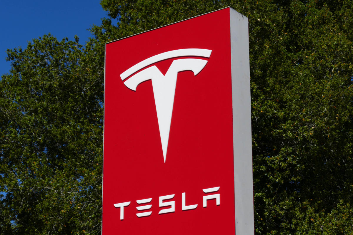 Tesla Hits Over $700 a Share After Analyst Said This