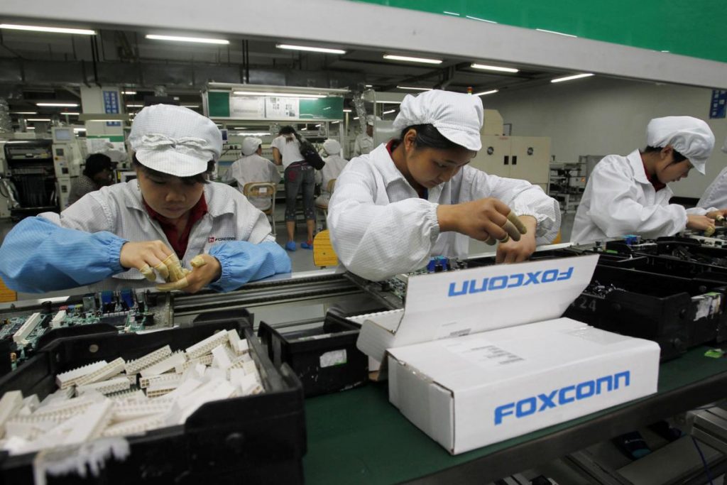 Foxconn Approved To Resume Operations In Zhengzhou, China - Wall Street ...