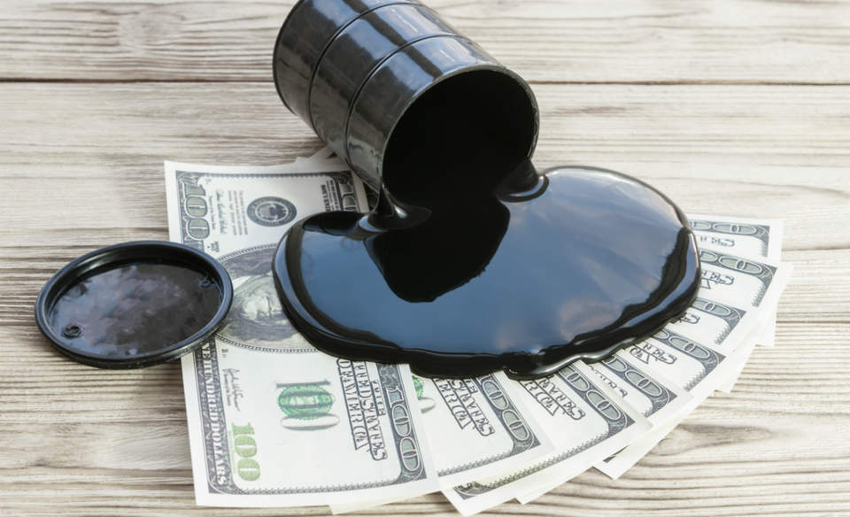 Oil Could Fall to -$100 a Barrel Says Energy Strategist