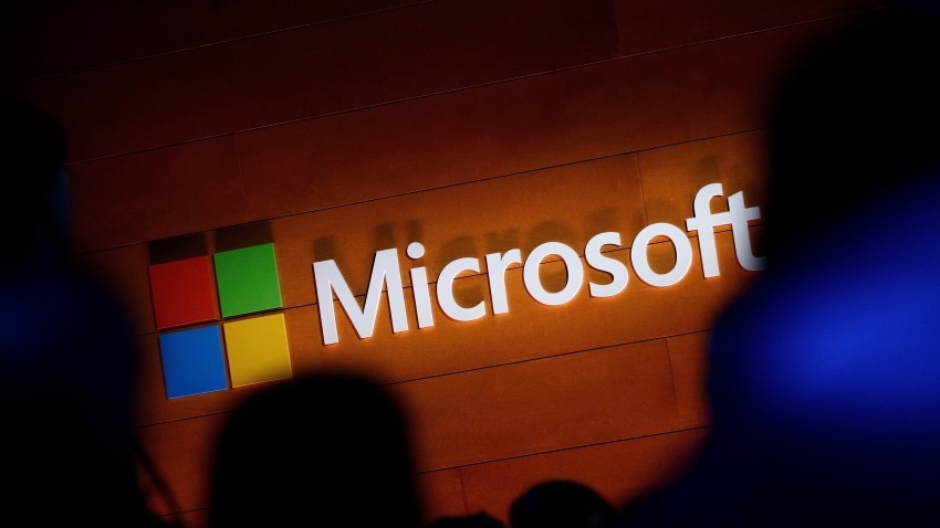 Microsoft Shares Fall as Company’s Guidance Falls Short