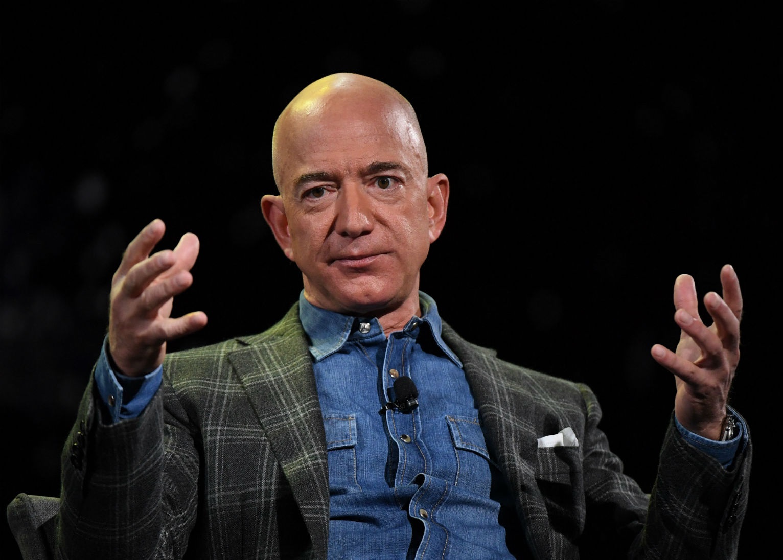 This is Why Amazon's Jeff Bezos Keeps His Email Address Public Wall