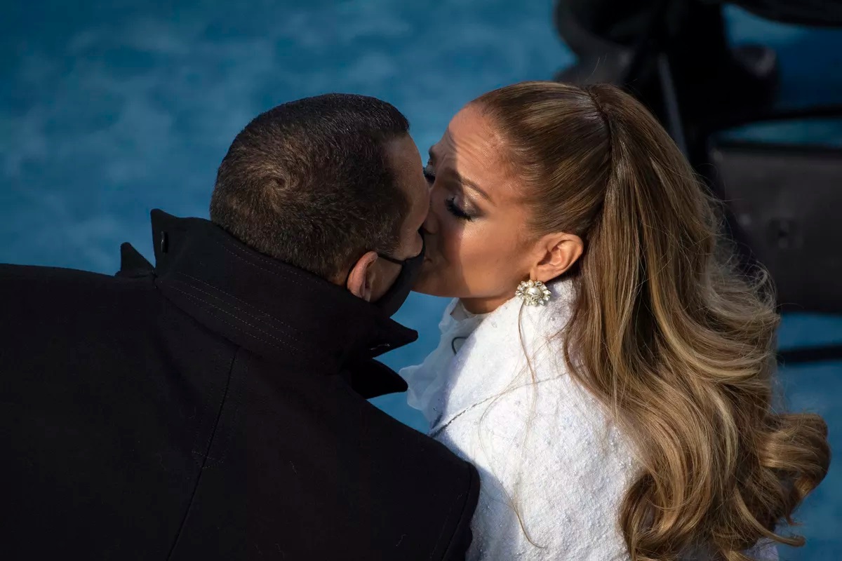 J-Lo and A-Rod Call Off Engagement But are Caught Kissing in the DR