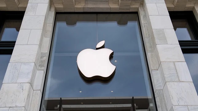 Apple Suddenly Postpones Workers Returning to Office Until This Month