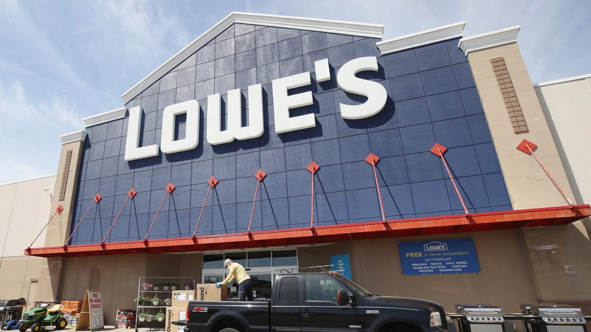 Lowe’s Beats Expectations in Q3 and Lifts Sales Forecast