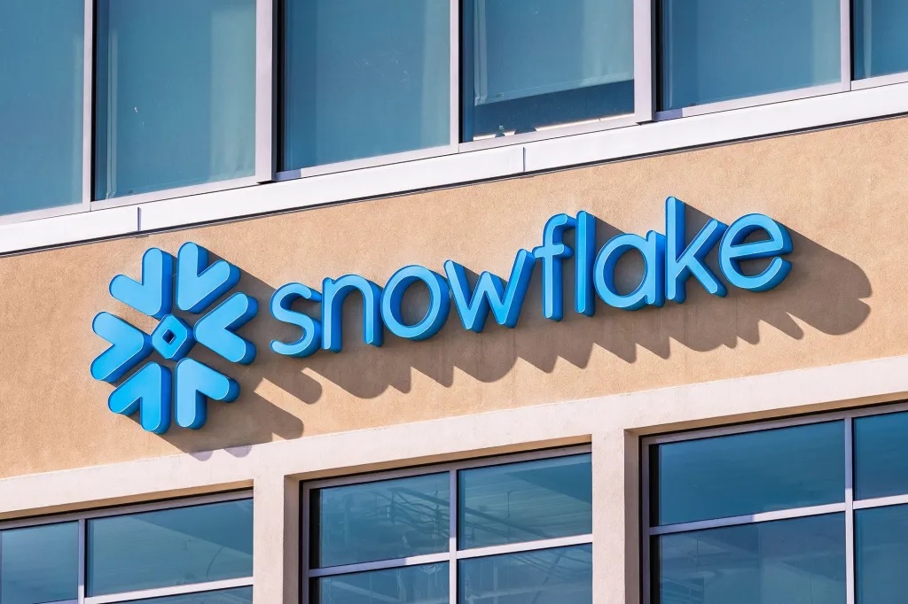 Snowflake Shares Explode on Strong Revenue and Guidance for the Fourth Quarter