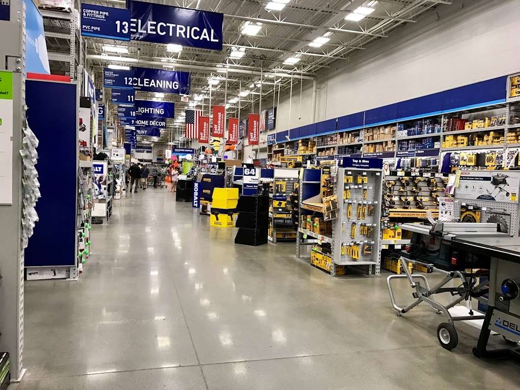 Lowes Reports Q4 Results and Raises its Forecast
