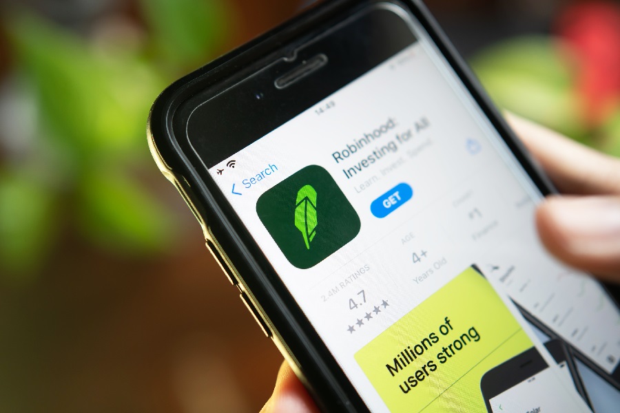 Robinhood Shares Fall Under $7 a Share