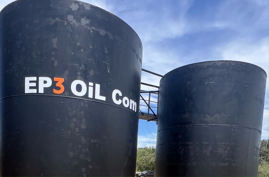 HOLIDAY ISLAND HOLDINGS, INC. (EP3OIL.INC.) ANNOUNCES IT STRIKES OIL ON ITS FIRST COMPLETED OIL WELL, WINDY POINT IN CENTRAL TEXAS